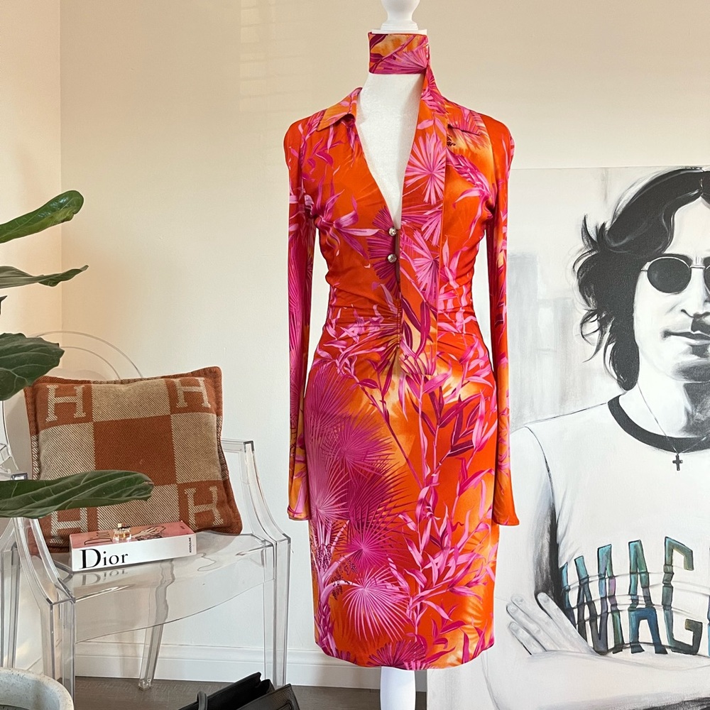 Iconic Versace red palm jungle print palm dress new with tags. Size 38 2-6US